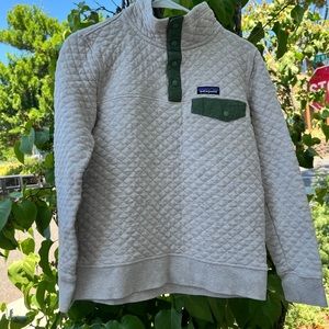 Patagonia Cream and Green Quilted Sweater